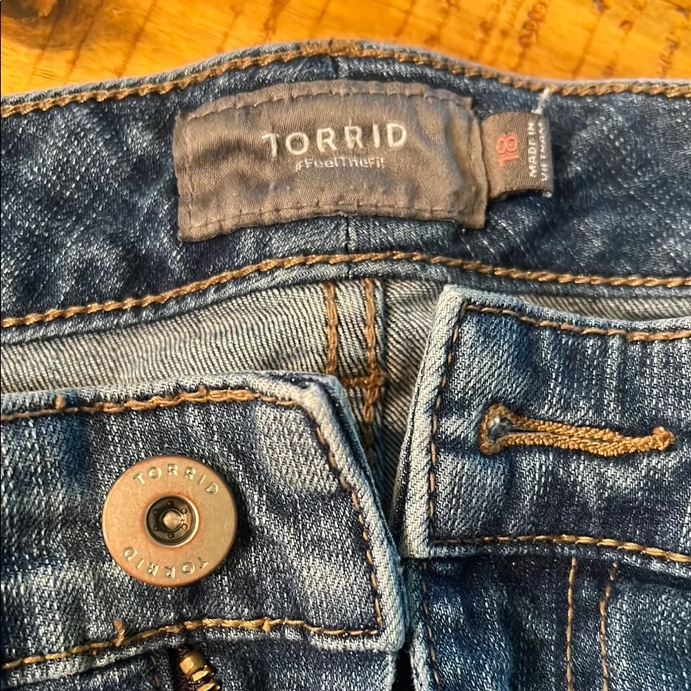 Torrid size 18 denim shorts - Picture 2 of 4